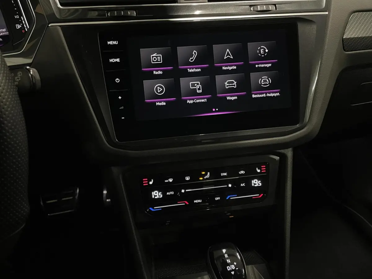 1.4 TSI eHybrid R-Line Black Style/ 360 Cam/ Pano/ Keyless/ HuD/ Trekhaak