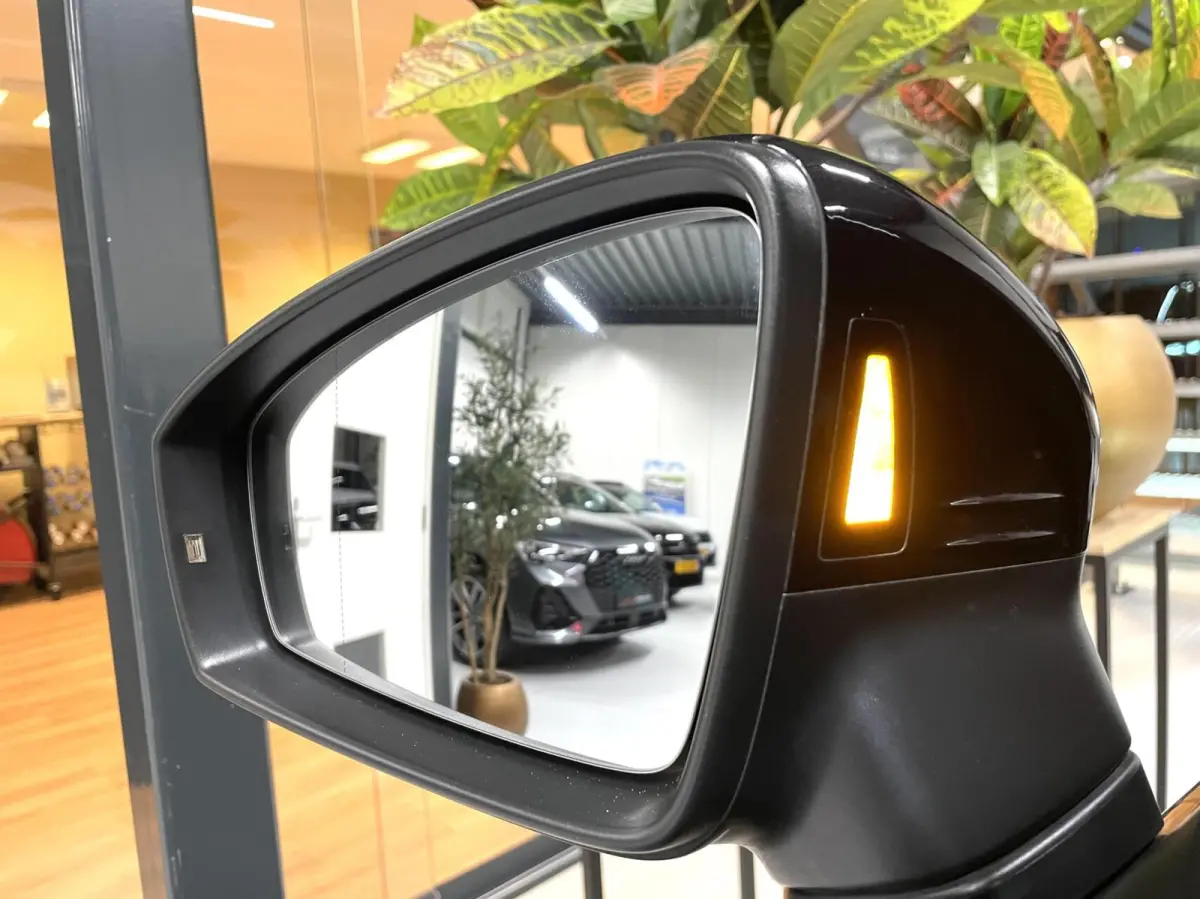 1.4 TSI eHybrid R-Line Black Style/ 360 Cam/ Pano/ Keyless/ HuD/ Trekhaak
