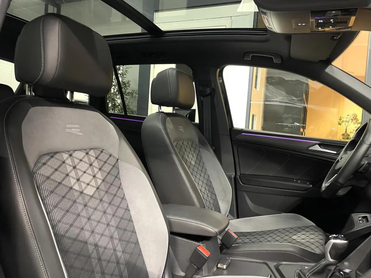 1.4 TSI eHybrid R-Line Black Style/ 360 Cam/ Pano/ Keyless/ HuD/ Trekhaak