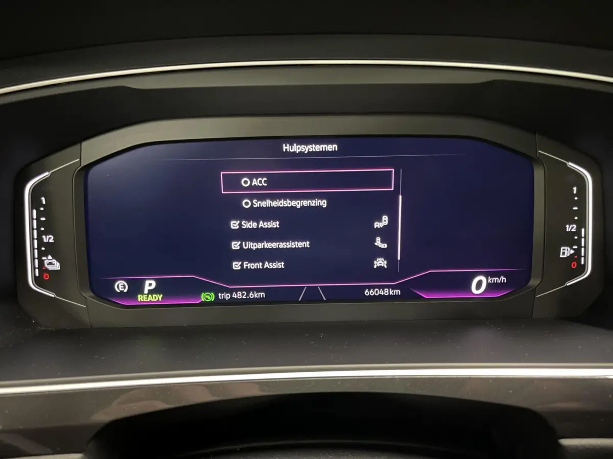 1.4 TSI eHybrid R-Line Black Style/ 360 Cam/ Pano/ Keyless/ HuD/ Trekhaak
