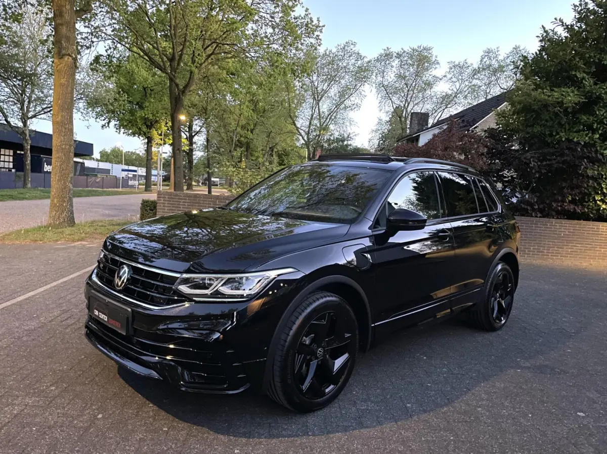 1.4 TSI eHybrid R-Line Black Style/ 360 Cam/ Pano/ Keyless/ HuD/ Trekhaak