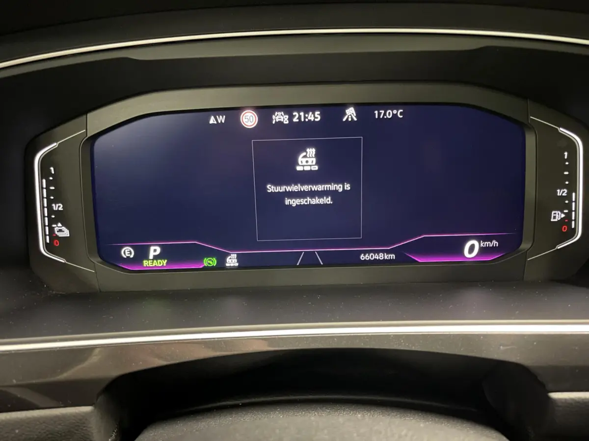 1.4 TSI eHybrid R-Line Black Style/ 360 Cam/ Pano/ Keyless/ HuD/ Trekhaak