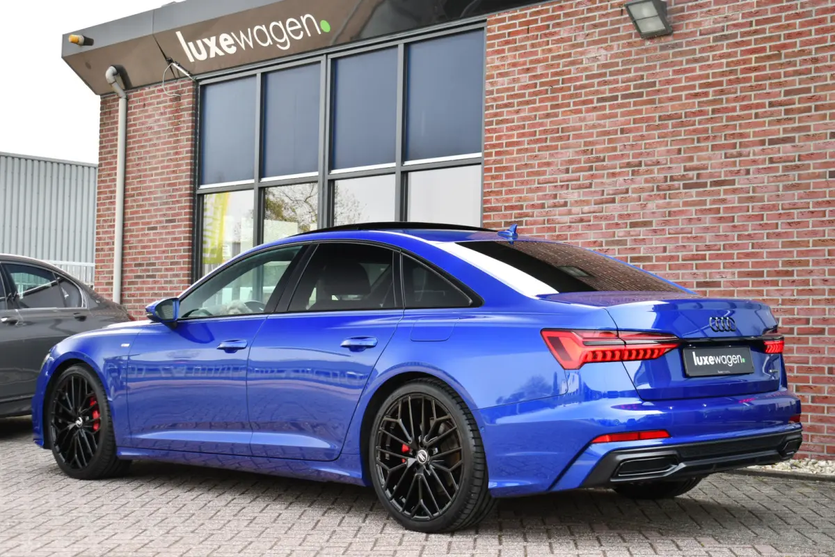 55 TFSI e quattro Competition Pano Ultra-blau HUD ACC B&O