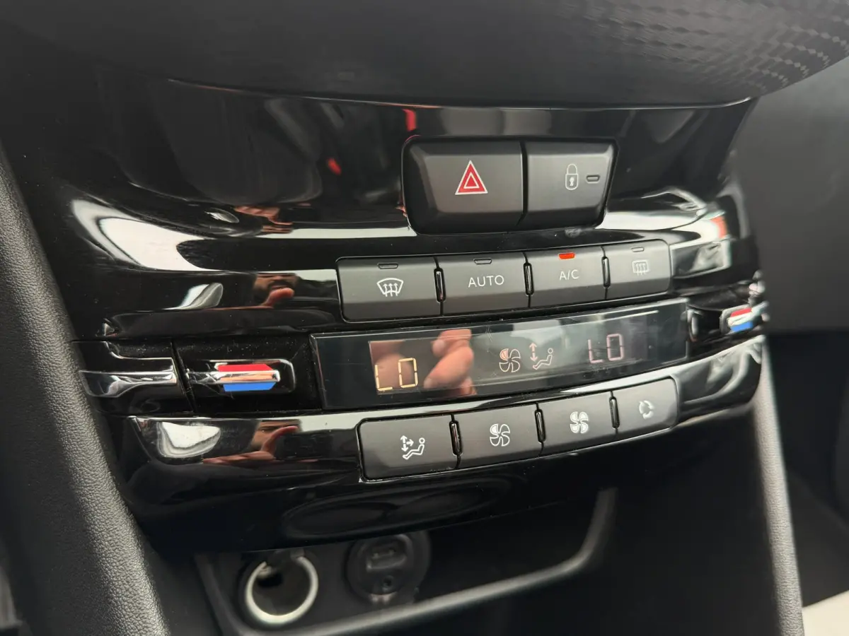 1.2 PureTech Allure l PANO l CARPLAY l LEDERBEKL.