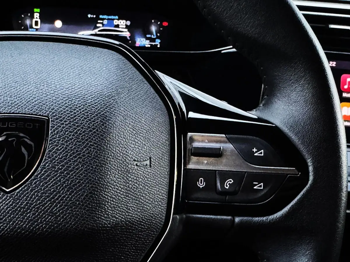 1.2 PureTech Active Pack Business/ Navi/Led/Carplay