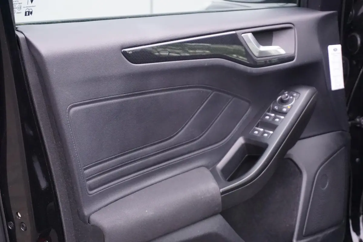1.0 EcoBoost Hybrid ST Line Business