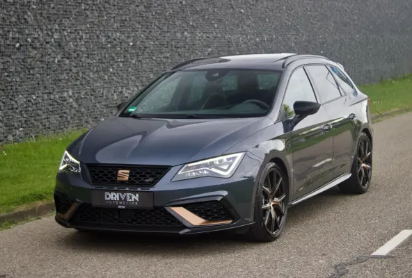 CUPRA R ST 300 | Carbon - Brembo - Pano - Beats
