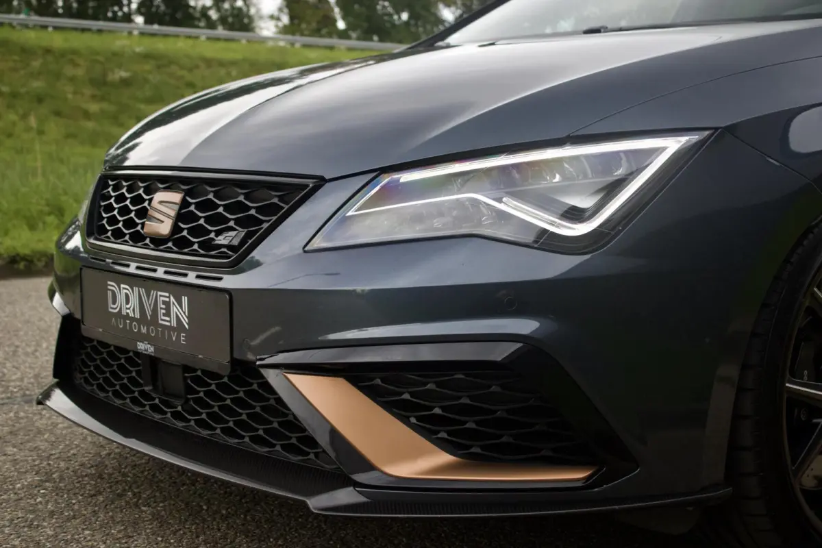 CUPRA R ST 300 | Carbon - Brembo - Pano - Beats