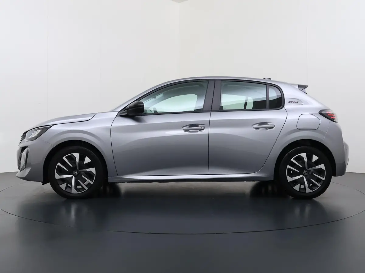 Style 100pk | Navigatie | Airco | Parkeersensoren | Apple Carplay en Android auto draadloos | Cruise control