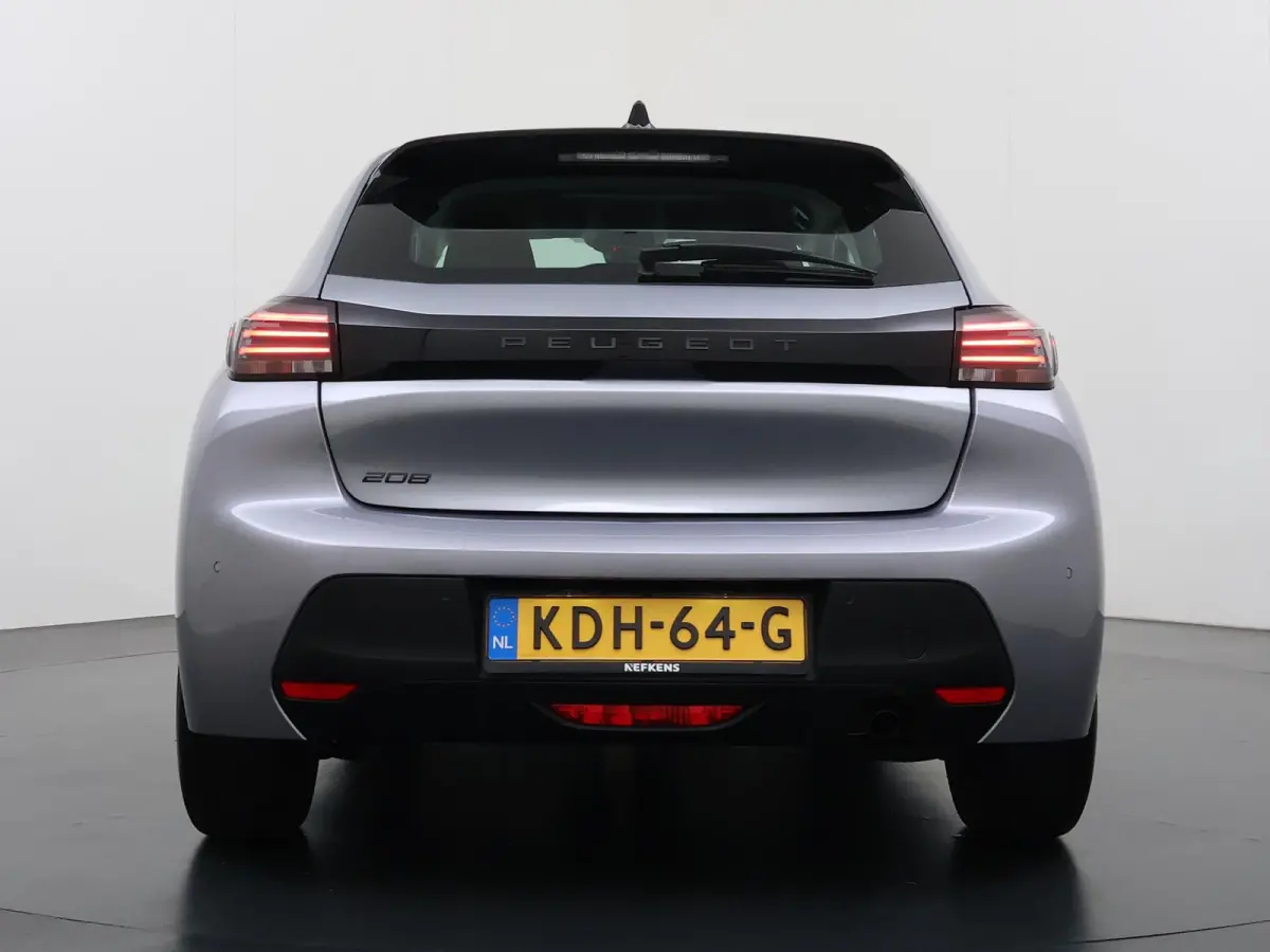 Style 100pk | Navigatie | Airco | Parkeersensoren | Apple Carplay en Android auto draadloos | Cruise control