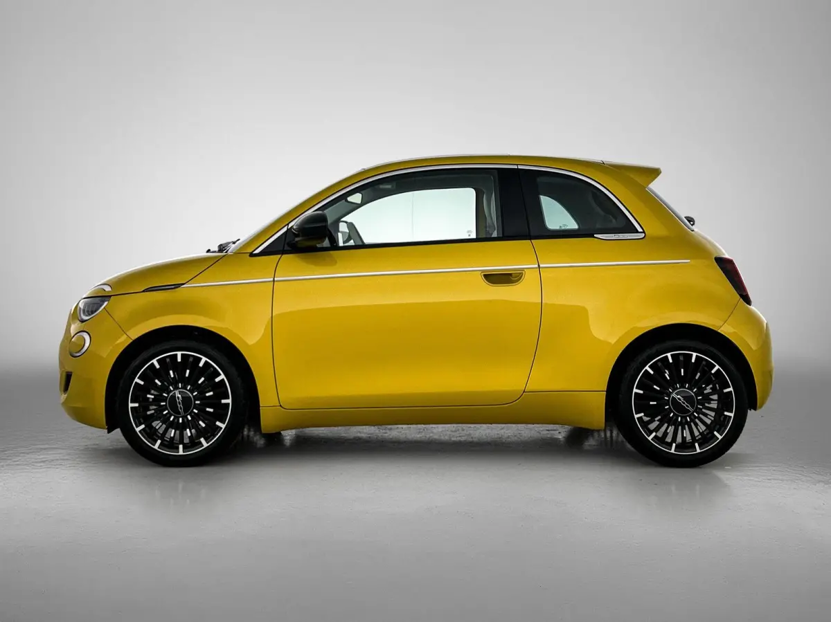500 1.0 hybrid La Prima 65 PK | Nieuw | Tot 8 jaar fabrieksgarantie | Panoramadak | Navigatie | Apple carplay | Android auto | Parkeersensoren | Climate control | LED | Lederen bekleding |