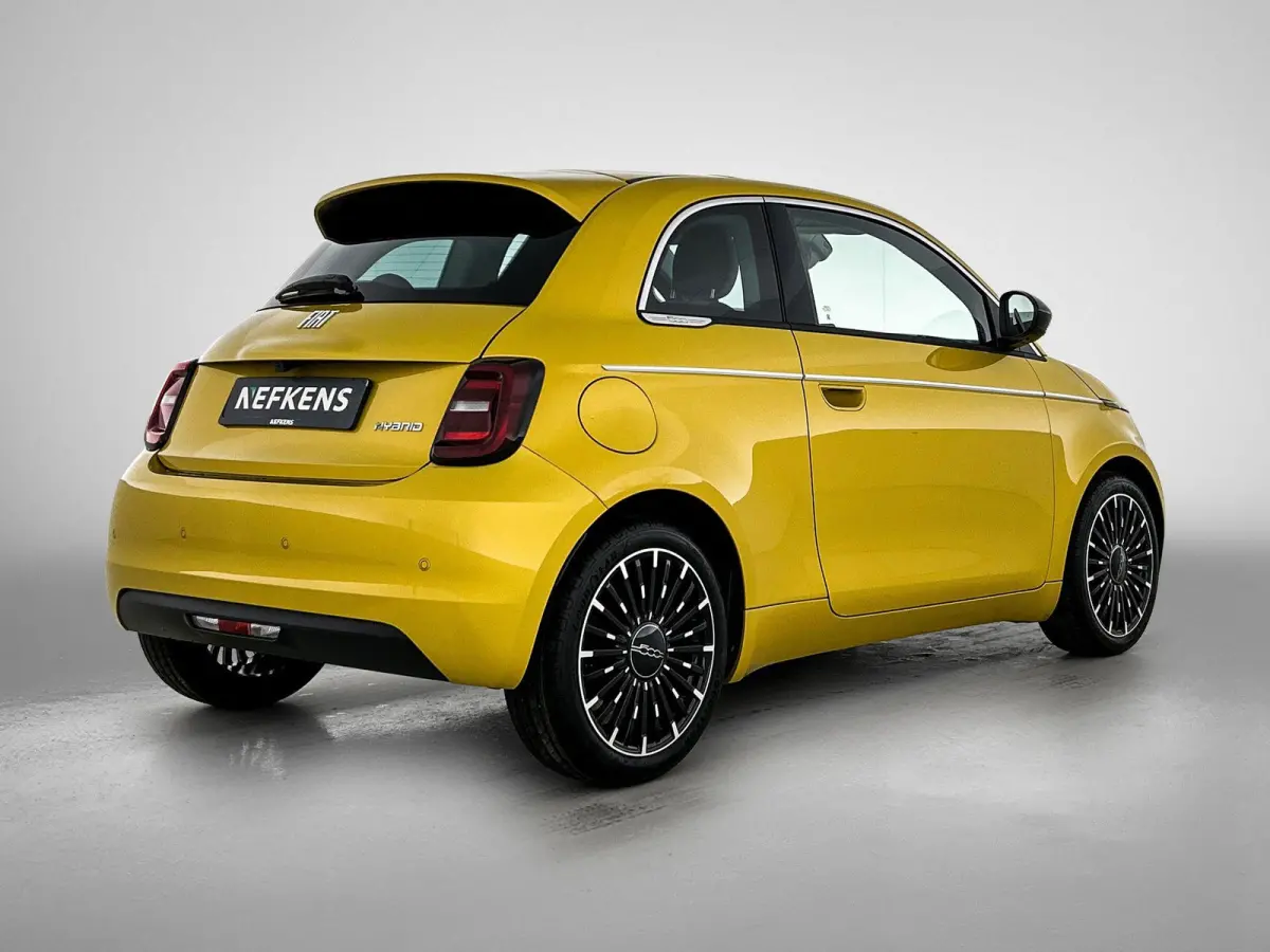 500 1.0 hybrid La Prima 65 PK | Nieuw | Tot 8 jaar fabrieksgarantie | Panoramadak | Navigatie | Apple carplay | Android auto | Parkeersensoren | Climate control | LED | Lederen bekleding |