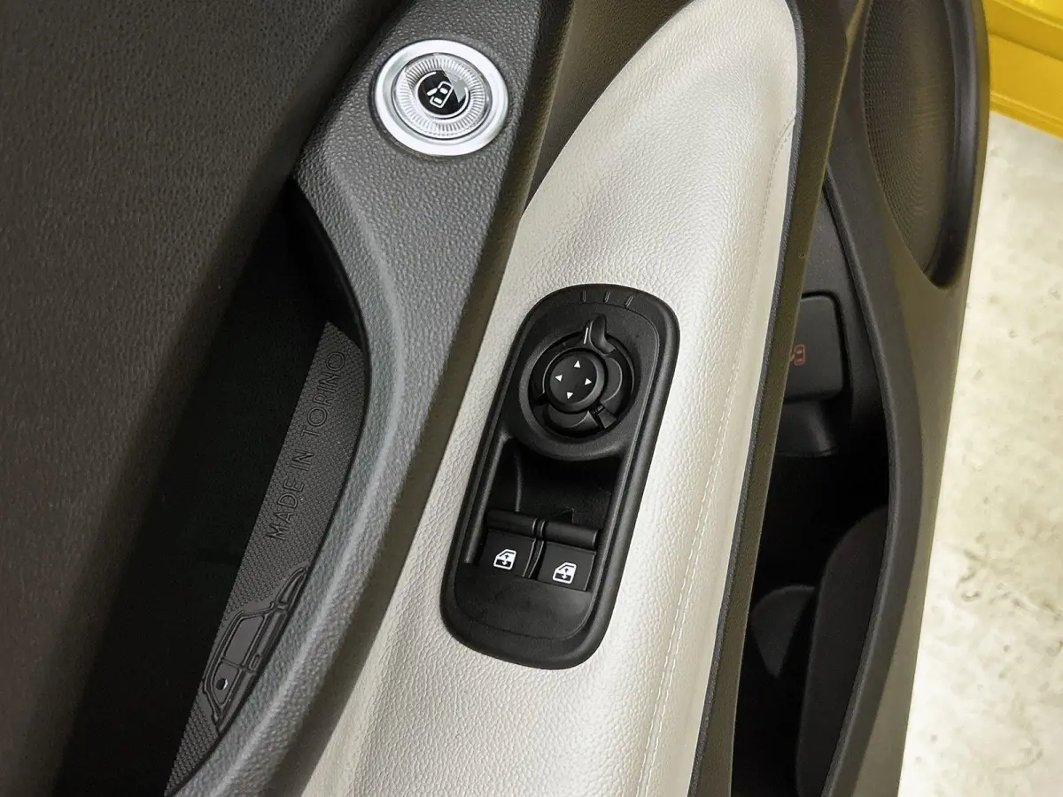 500 1.0 hybrid La Prima 65 PK | Nieuw | Tot 8 jaar fabrieksgarantie | Panoramadak | Navigatie | Apple carplay | Android auto | Parkeersensoren | Climate control | LED | Lederen bekleding |