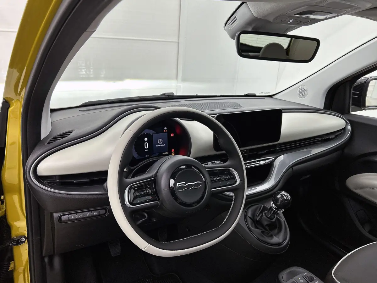500 1.0 hybrid La Prima 65 PK | Nieuw | Tot 8 jaar fabrieksgarantie | Panoramadak | Navigatie | Apple carplay | Android auto | Parkeersensoren | Climate control | LED | Lederen bekleding |