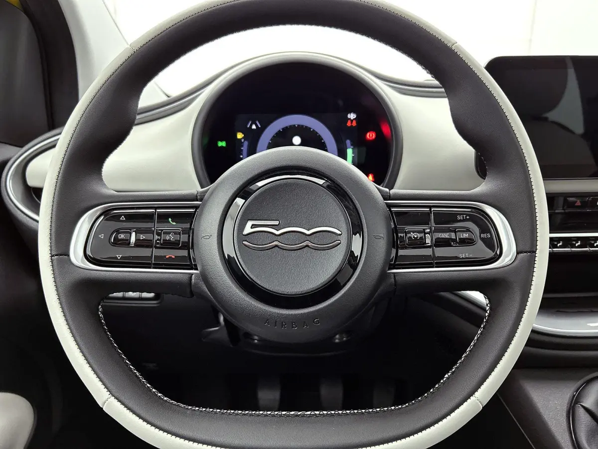 500 1.0 hybrid La Prima 65 PK | Nieuw | Tot 8 jaar fabrieksgarantie | Panoramadak | Navigatie | Apple carplay | Android auto | Parkeersensoren | Climate control | LED | Lederen bekleding |
