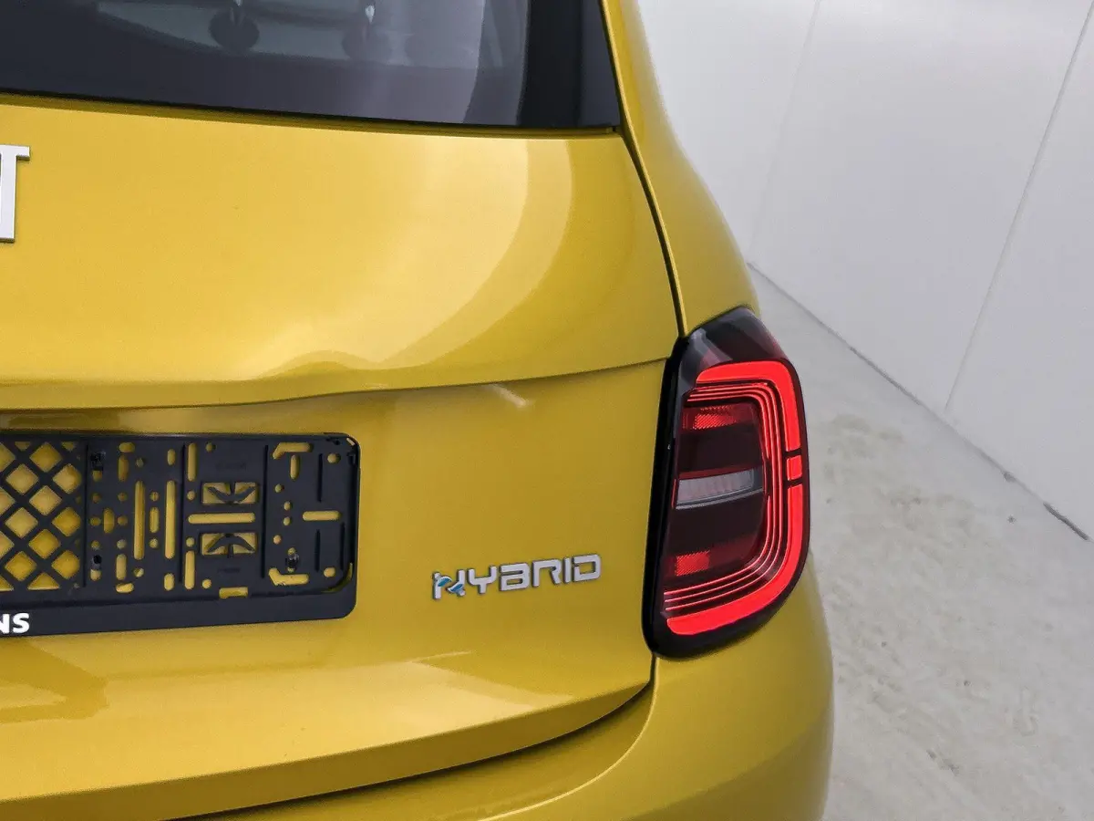 500 1.0 hybrid La Prima 65 PK | Nieuw | Tot 8 jaar fabrieksgarantie | Panoramadak | Navigatie | Apple carplay | Android auto | Parkeersensoren | Climate control | LED | Lederen bekleding |