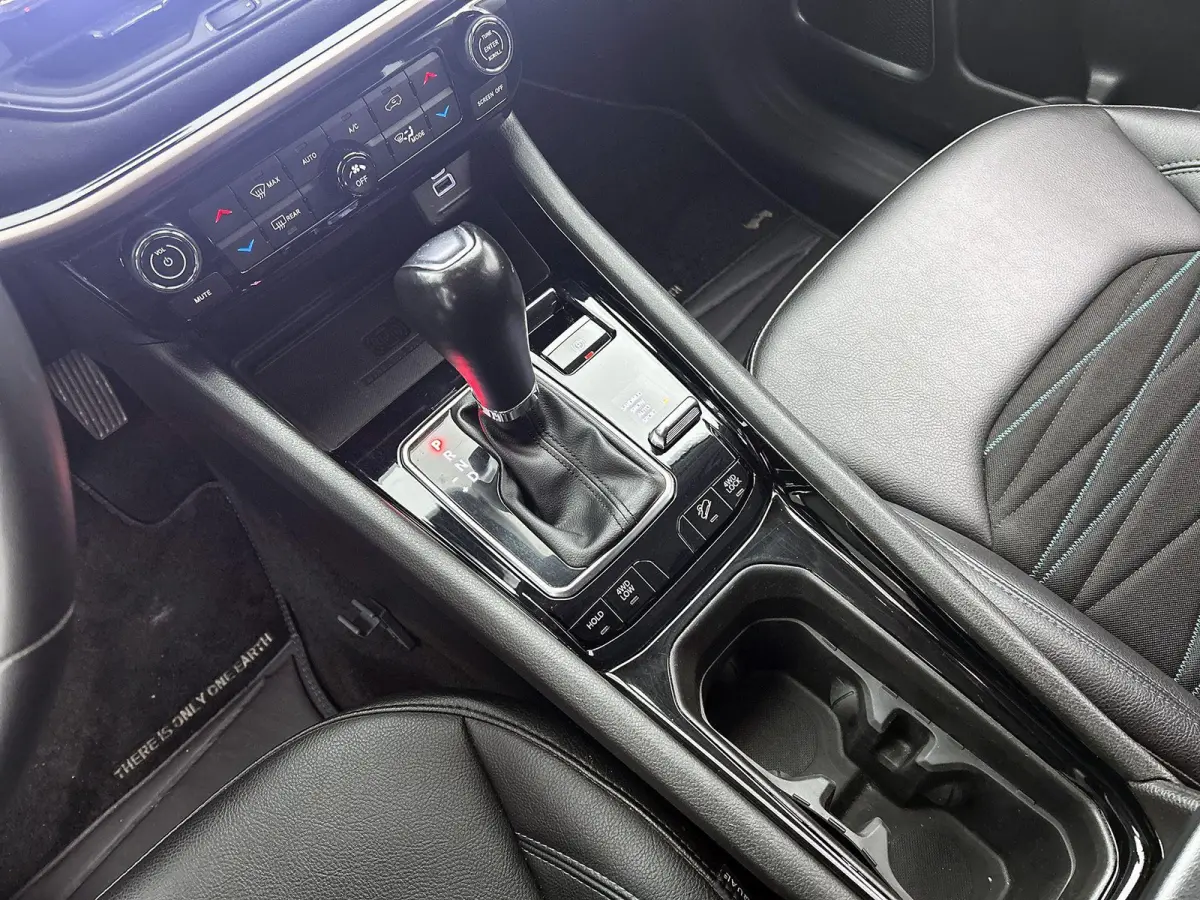 4xe Plug-in Hybrid Upland 240pk Automaat | Navigatie | Adaptieve Cruise Control | 18"LMV | LED | Keyless Entry/Start | Camera | Apple Carplay/Android Auto |