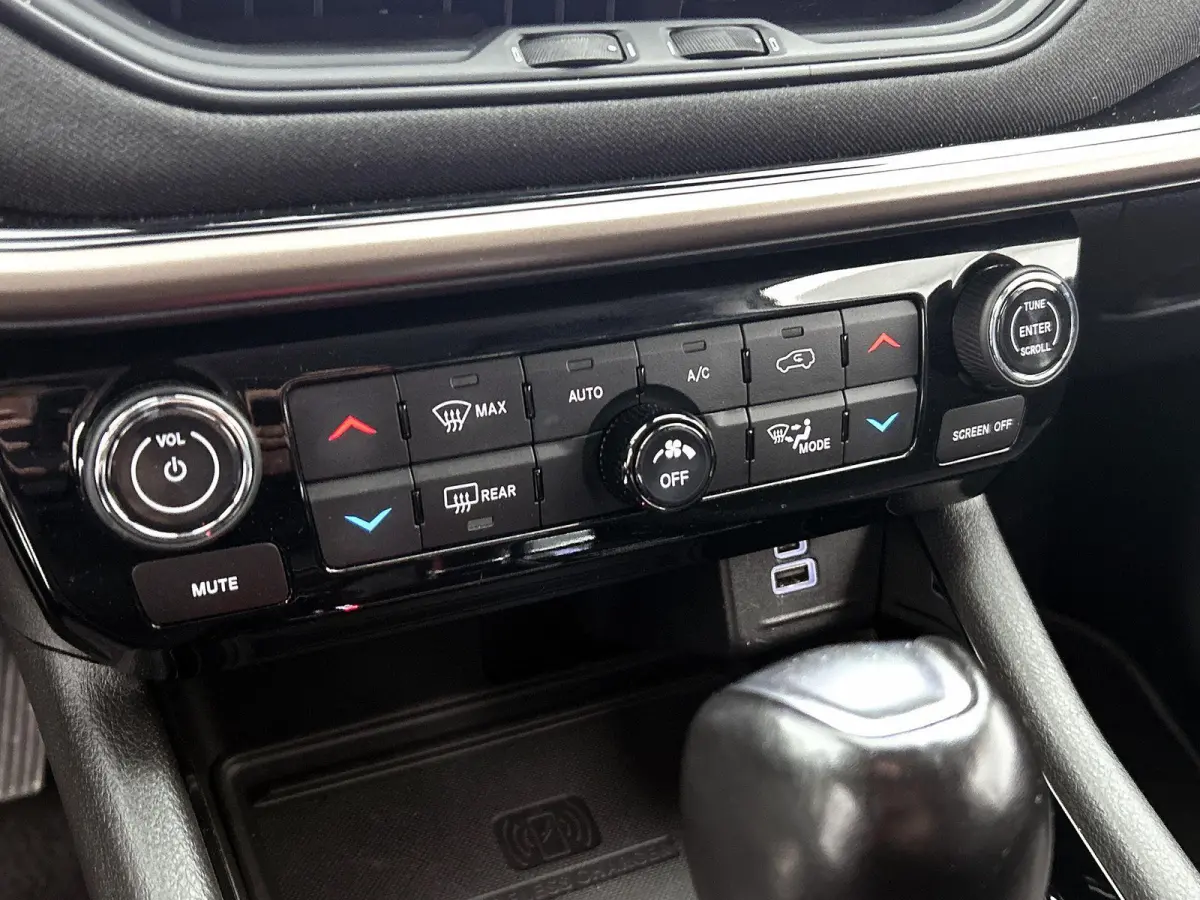 4xe Plug-in Hybrid Upland 240pk Automaat | Navigatie | Adaptieve Cruise Control | 18"LMV | LED | Keyless Entry/Start | Camera | Apple Carplay/Android Auto |