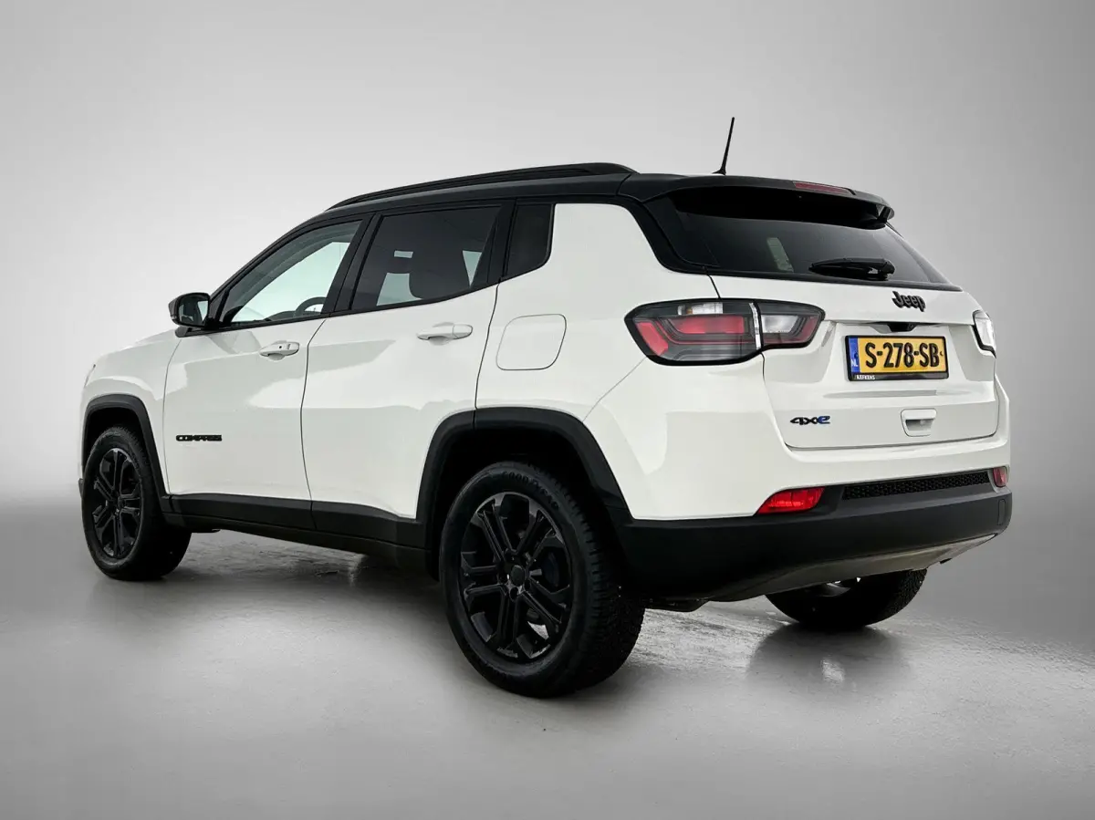 4xe Plug-in Hybrid Upland 240pk Automaat | Navigatie | Adaptieve Cruise Control | 18"LMV | LED | Keyless Entry/Start | Camera | Apple Carplay/Android Auto |