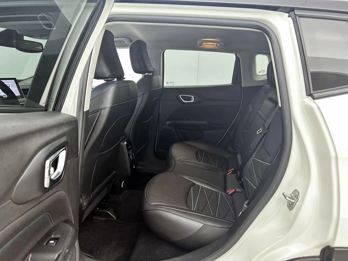 4xe Plug-in Hybrid Upland 240pk Automaat | Navigatie | Adaptieve Cruise Control | 18"LMV | LED | Keyless Entry/Start | Camera | Apple Carplay/Android Auto |