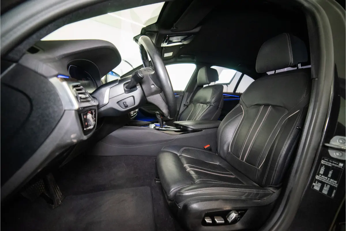 520i High Executive Edition 184PK | NL AUTO+NAP | Sfeer | LED | Trekhaak | Memory&Leder | Garantie