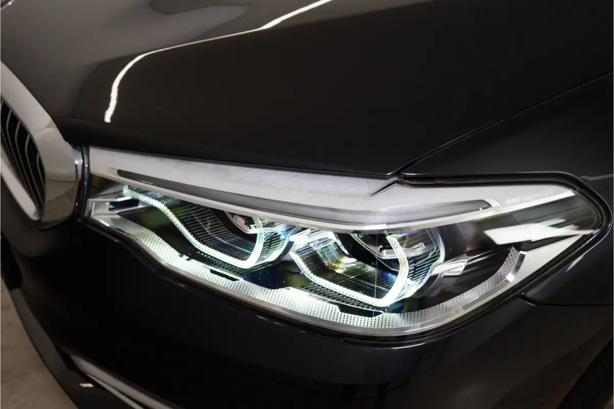 520i High Executive Edition 184PK | NL AUTO+NAP | Sfeer | LED | Trekhaak | Memory&Leder | Garantie