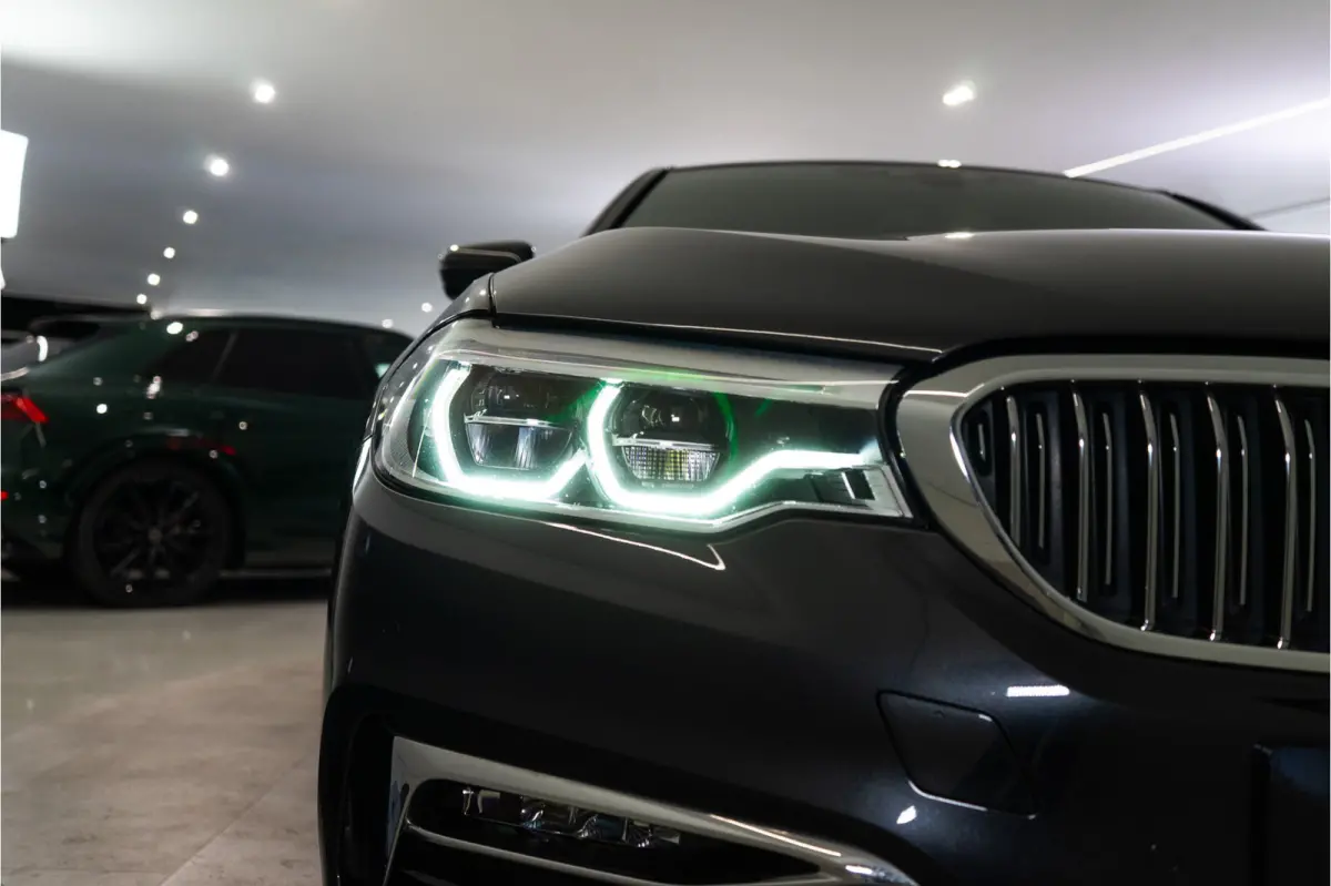 520i High Executive Edition 184PK | NL AUTO+NAP | Sfeer | LED | Trekhaak | Memory&Leder | Garantie