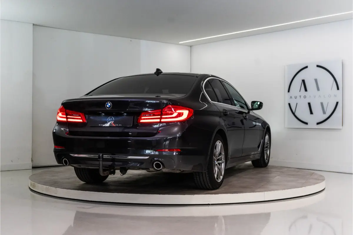 520i High Executive Edition 184PK | NL AUTO+NAP | Sfeer | LED | Trekhaak | Memory&Leder | Garantie