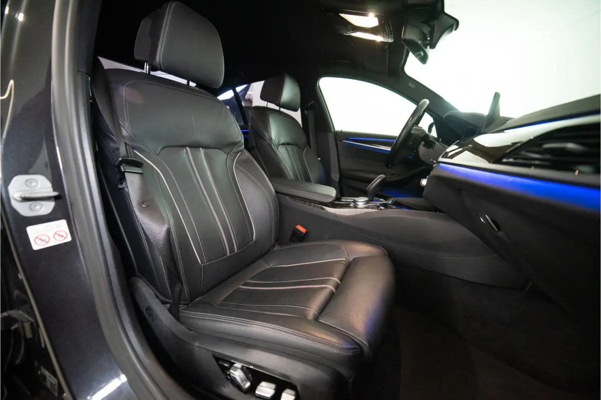 520i High Executive Edition 184PK | NL AUTO+NAP | Sfeer | LED | Trekhaak | Memory&Leder | Garantie