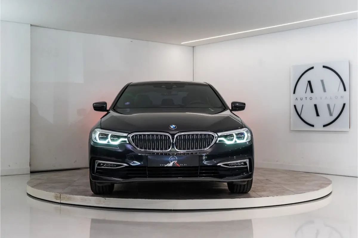 520i High Executive Edition 184PK | NL AUTO+NAP | Sfeer | LED | Trekhaak | Memory&Leder | Garantie