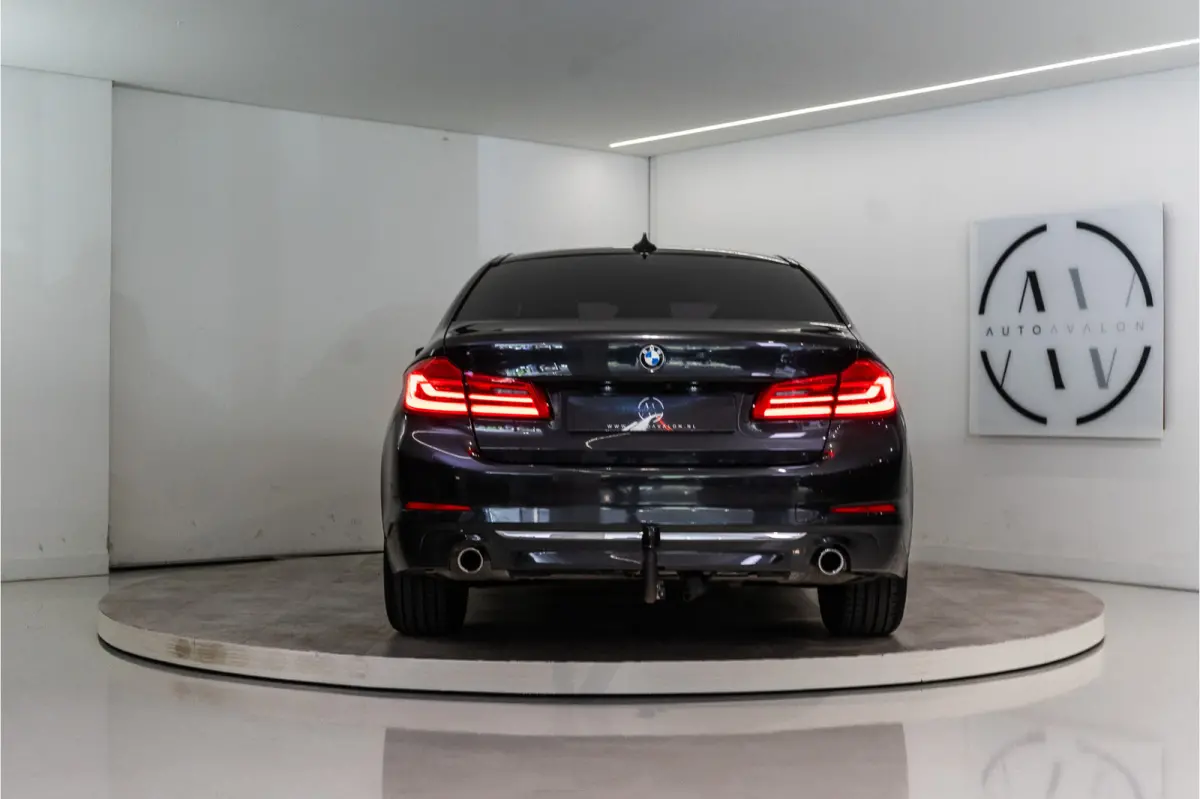 520i High Executive Edition 184PK | NL AUTO+NAP | Sfeer | LED | Trekhaak | Memory&Leder | Garantie