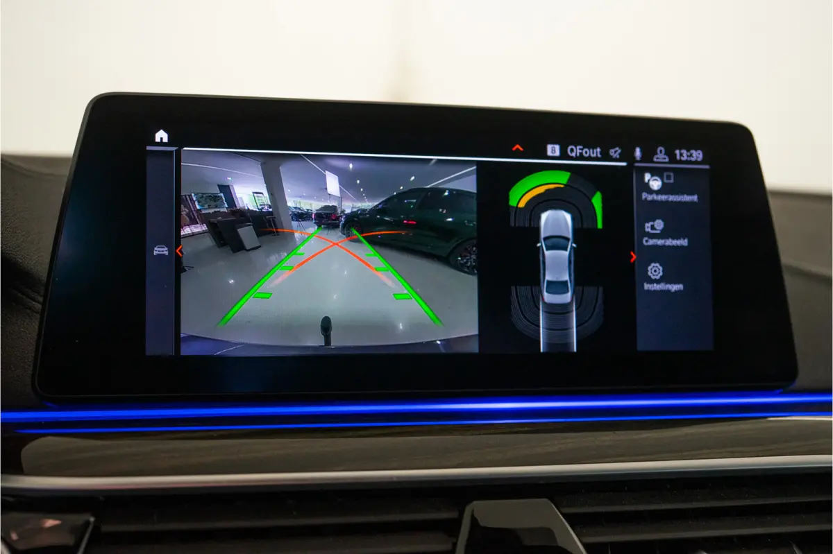 520i High Executive Edition 184PK | NL AUTO+NAP | Sfeer | LED | Trekhaak | Memory&Leder | Garantie
