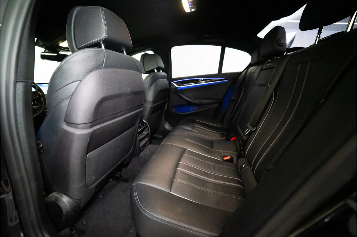 520i High Executive Edition 184PK | NL AUTO+NAP | Sfeer | LED | Trekhaak | Memory&Leder | Garantie