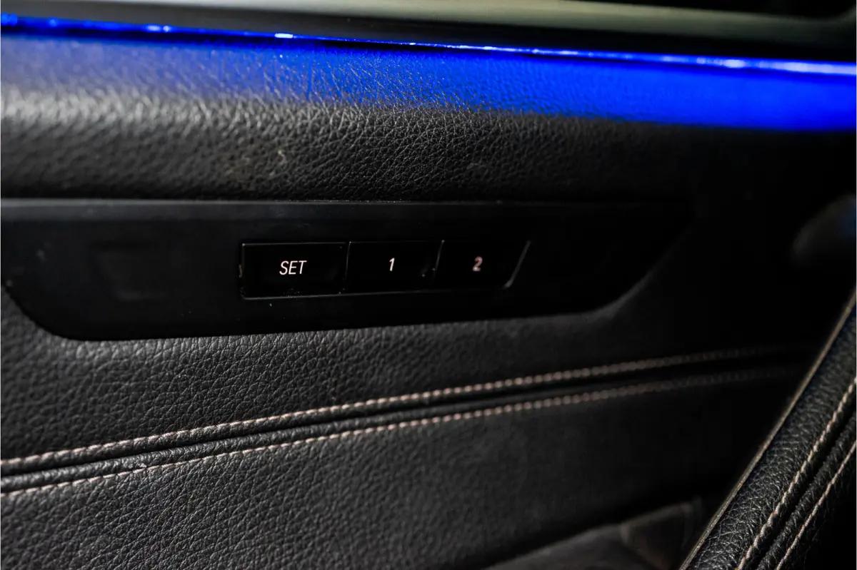 520i High Executive Edition 184PK | NL AUTO+NAP | Sfeer | LED | Trekhaak | Memory&Leder | Garantie