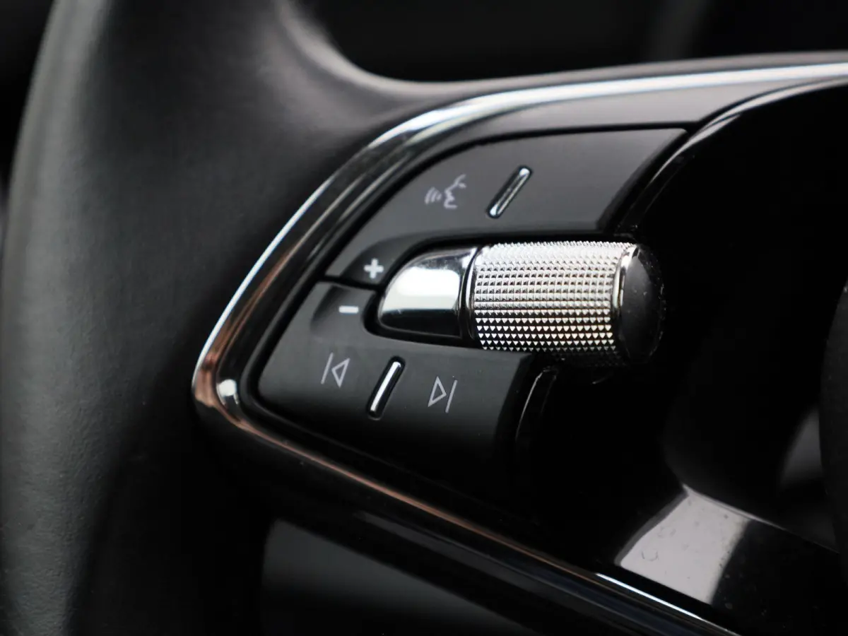 1.0 TSI Ambition | Automaat | Airco | Bluetooth | Parkeersensoren Achter |