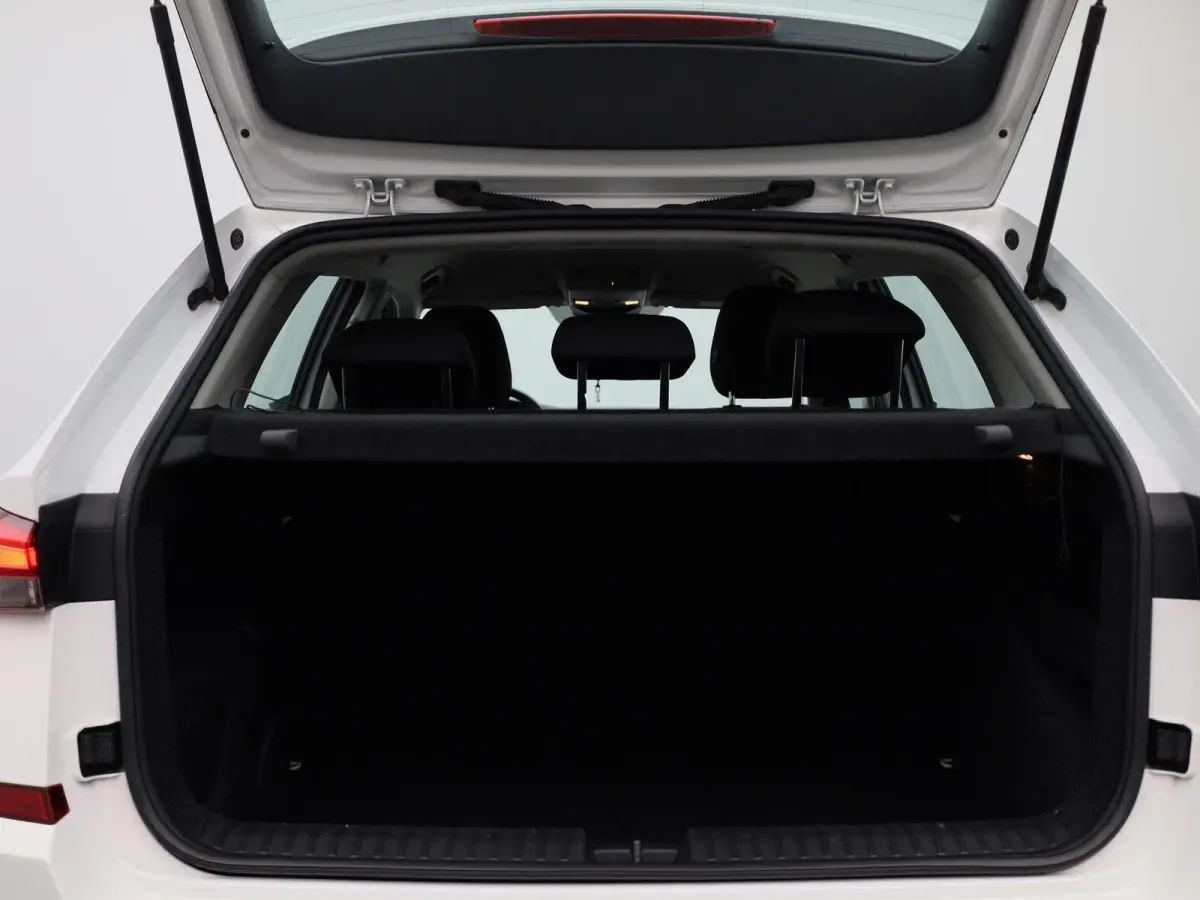 1.0 TSI Ambition | Automaat | Airco | Bluetooth | Parkeersensoren Achter |