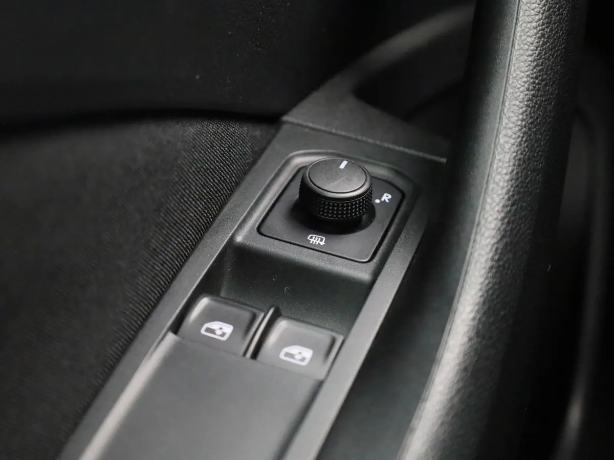 1.0 TSI Ambition | Automaat | Airco | Bluetooth | Parkeersensoren Achter |