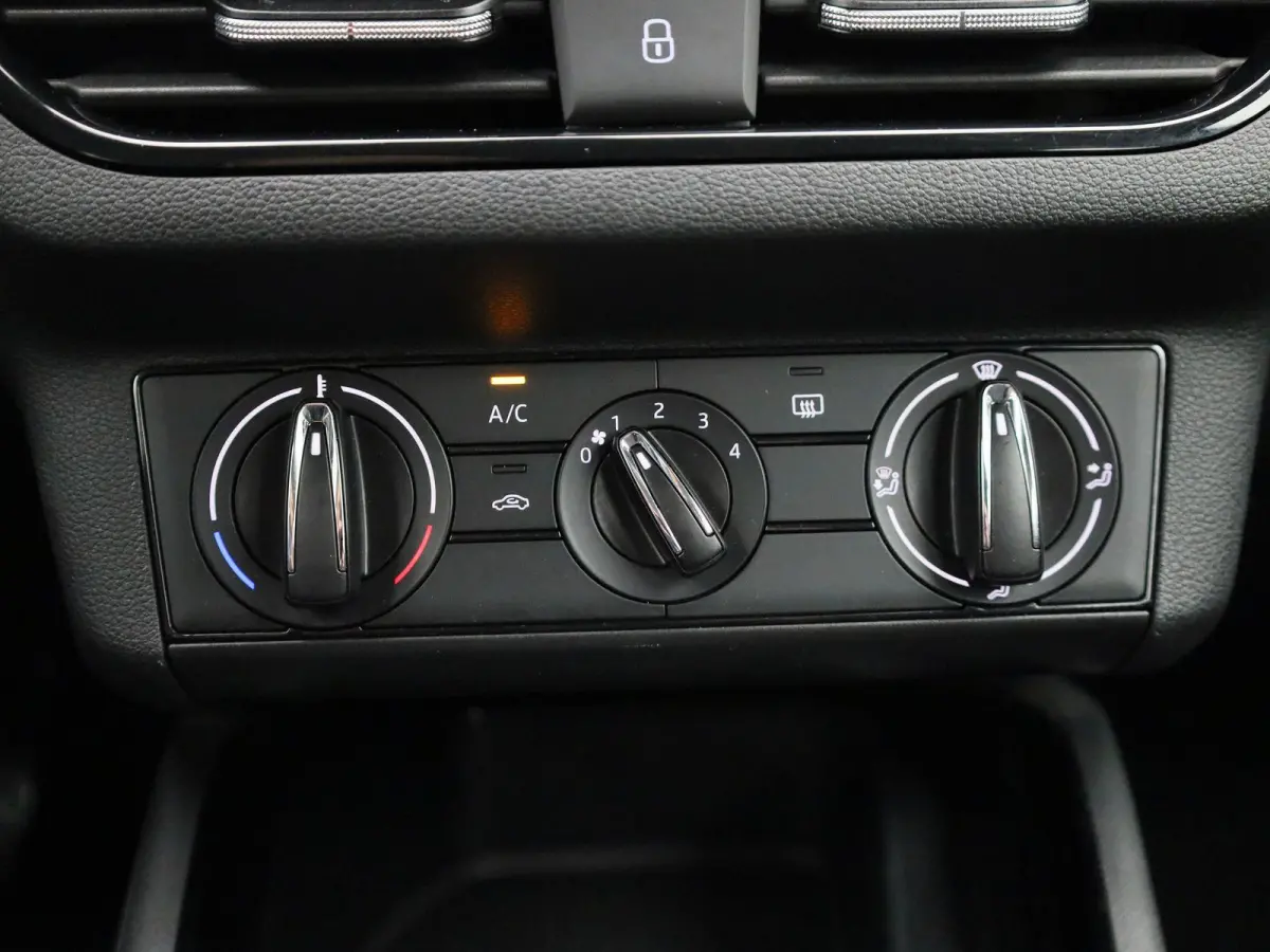 1.0 TSI Ambition | Automaat | Airco | Bluetooth | Parkeersensoren Achter |