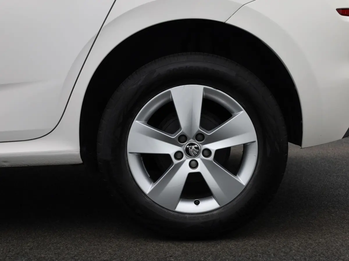 1.0 TSI Ambition | Automaat | Airco | Bluetooth | Parkeersensoren Achter |