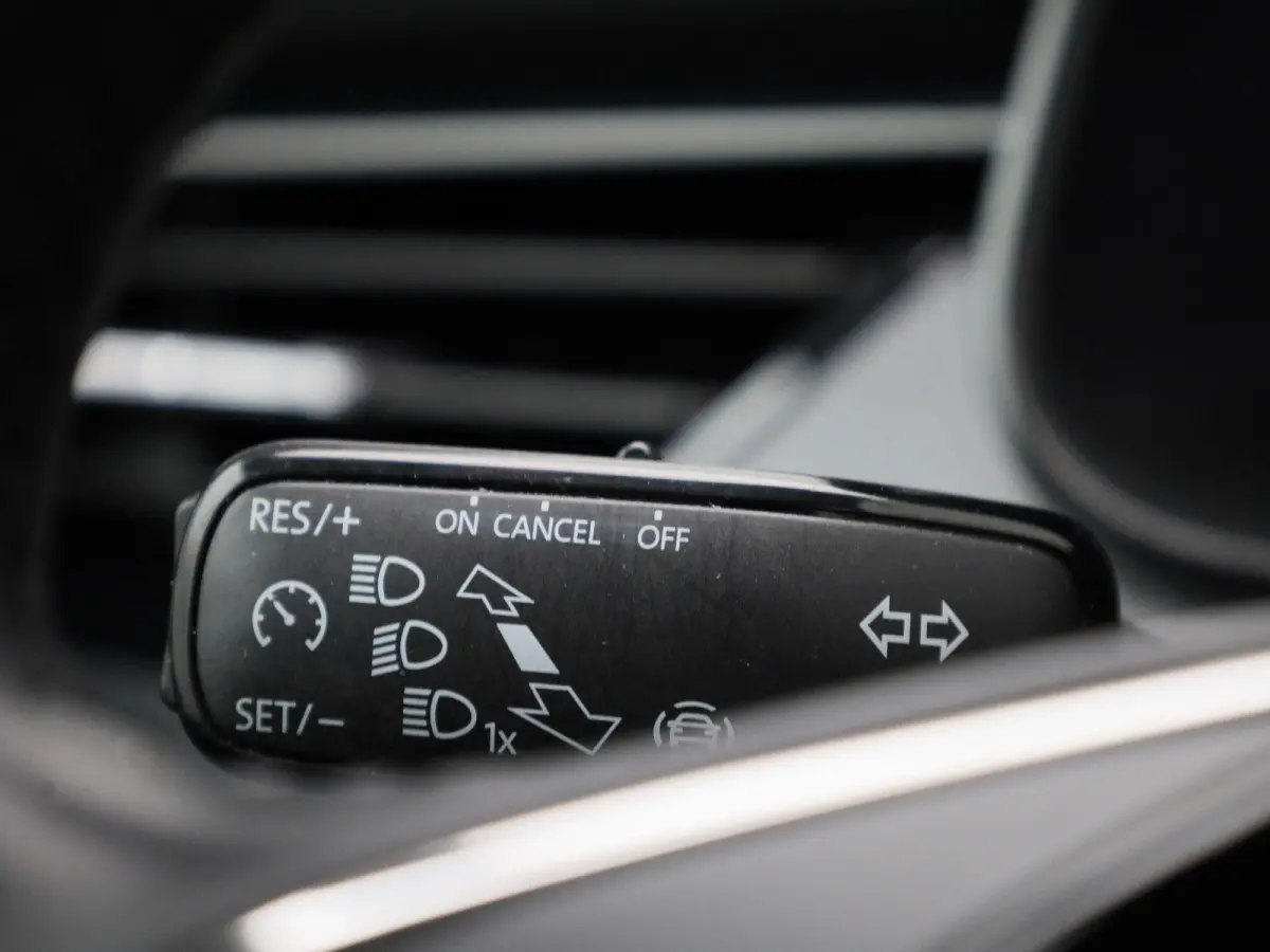 1.0 TSI Ambition | Automaat | Airco | Bluetooth | Parkeersensoren Achter |