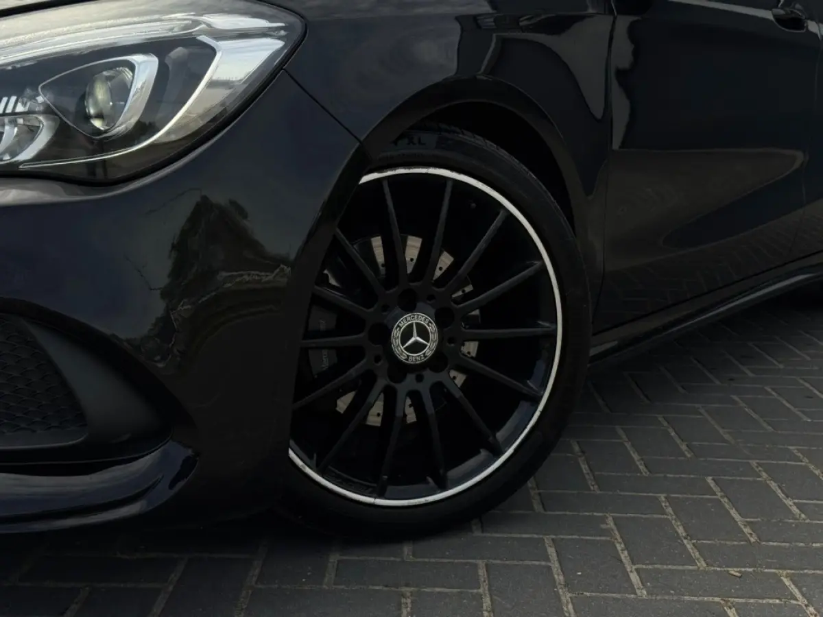 180 AMG NIGHT FULL PANO NAVI APPLE CARPLAY CAMERA PDC
