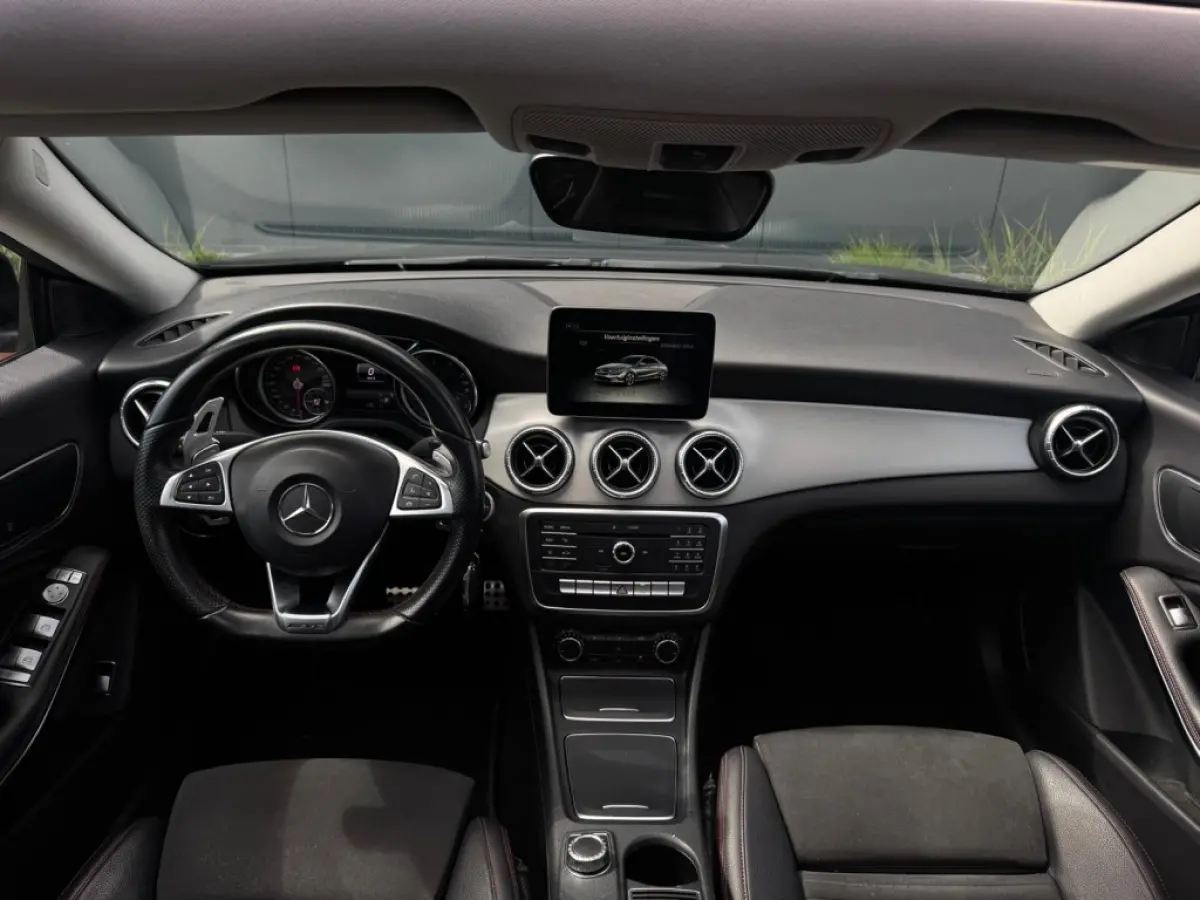 180 AMG NIGHT FULL PANO NAVI APPLE CARPLAY CAMERA PDC