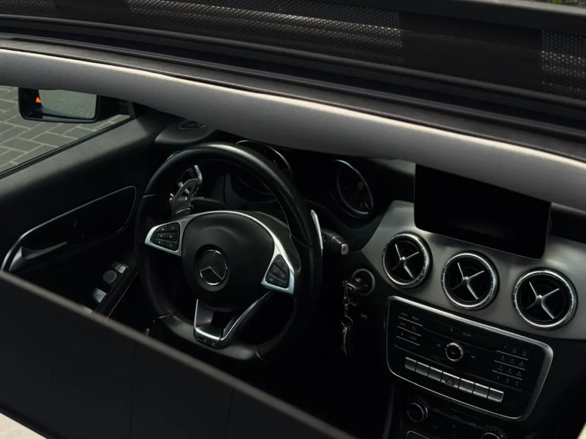 180 AMG NIGHT FULL PANO NAVI APPLE CARPLAY CAMERA PDC