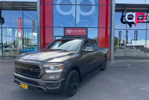 1500 5.7 V8 4x4 Crew Cab Laramie | Panorama | Stoelverwarming | Camera