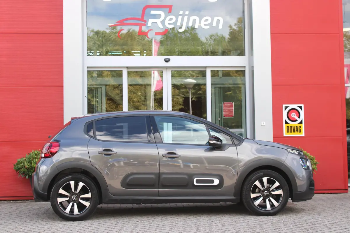 1.2 82PK MAX | NAVIGATIE | ACHTERUITRIJ CAMERA | CLIMATE CONTROL | CRUISE CONTROL | APPLE CARPLAY/ANDROID AUTO | LICHTMETALEN VELGEN 16" | DAB+ RADIO | REGEN/LICHT SENSOR |
