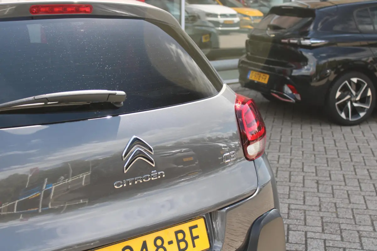 1.2 82PK MAX | NAVIGATIE | ACHTERUITRIJ CAMERA | CLIMATE CONTROL | CRUISE CONTROL | APPLE CARPLAY/ANDROID AUTO | LICHTMETALEN VELGEN 16" | DAB+ RADIO | REGEN/LICHT SENSOR |