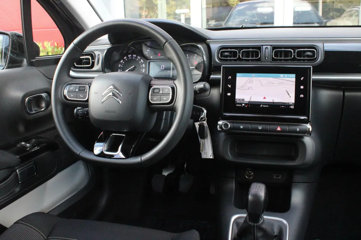 1.2 82PK MAX | NAVIGATIE | ACHTERUITRIJ CAMERA | CLIMATE CONTROL | CRUISE CONTROL | APPLE CARPLAY/ANDROID AUTO | LICHTMETALEN VELGEN 16" | DAB+ RADIO | REGEN/LICHT SENSOR |
