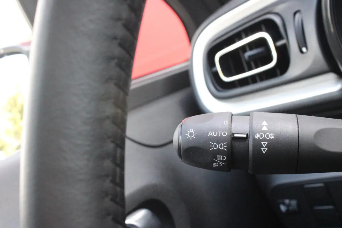 1.2 82PK MAX | NAVIGATIE | ACHTERUITRIJ CAMERA | CLIMATE CONTROL | CRUISE CONTROL | APPLE CARPLAY/ANDROID AUTO | LICHTMETALEN VELGEN 16" | DAB+ RADIO | REGEN/LICHT SENSOR |