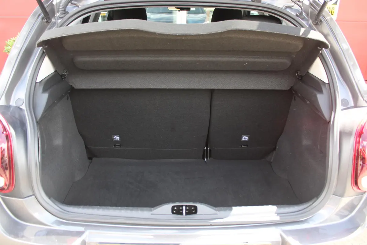 1.2 82PK MAX | NAVIGATIE | ACHTERUITRIJ CAMERA | CLIMATE CONTROL | CRUISE CONTROL | APPLE CARPLAY/ANDROID AUTO | LICHTMETALEN VELGEN 16" | DAB+ RADIO | REGEN/LICHT SENSOR |