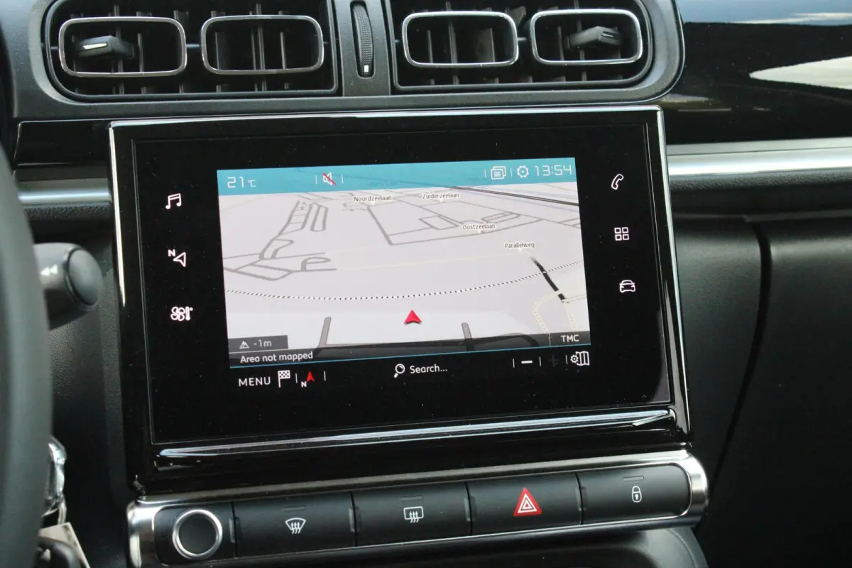 1.2 82PK MAX | NAVIGATIE | ACHTERUITRIJ CAMERA | CLIMATE CONTROL | CRUISE CONTROL | APPLE CARPLAY/ANDROID AUTO | LICHTMETALEN VELGEN 16" | DAB+ RADIO | REGEN/LICHT SENSOR |